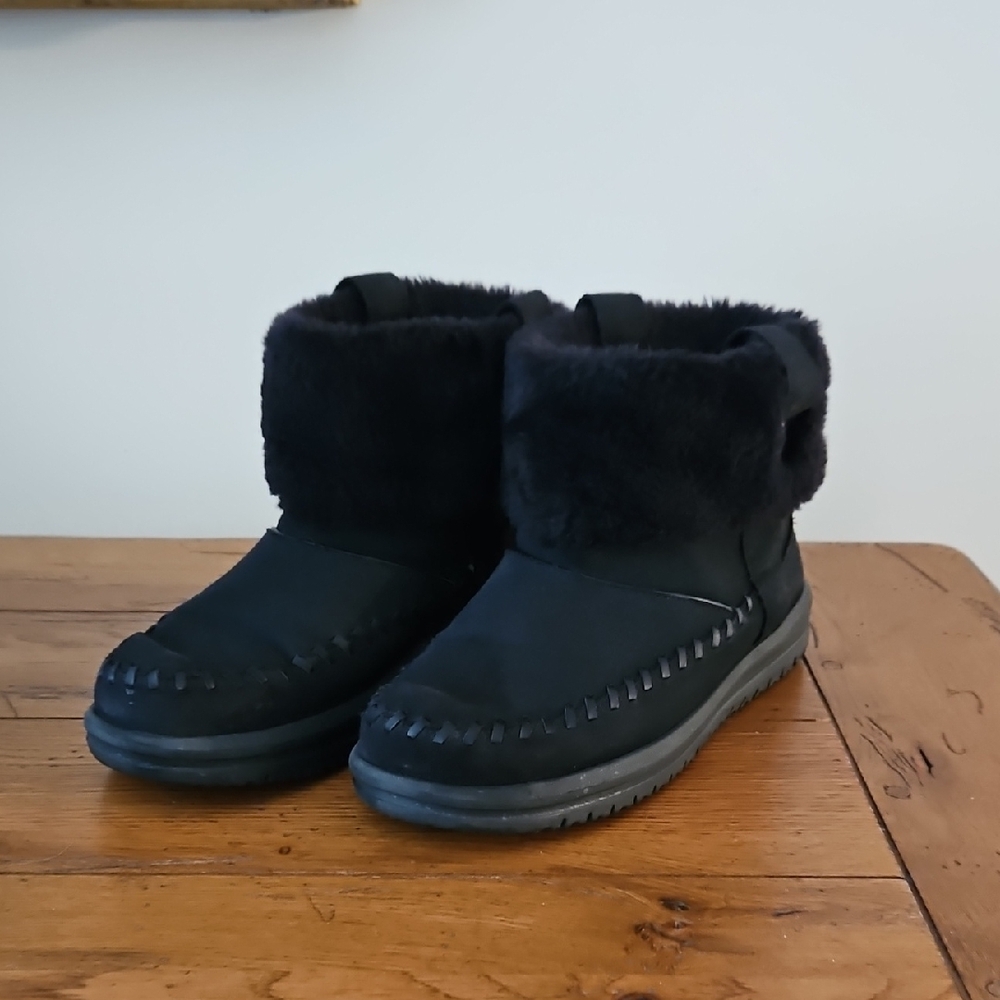 Hey Dude Black Boots - Picture 9 of 11